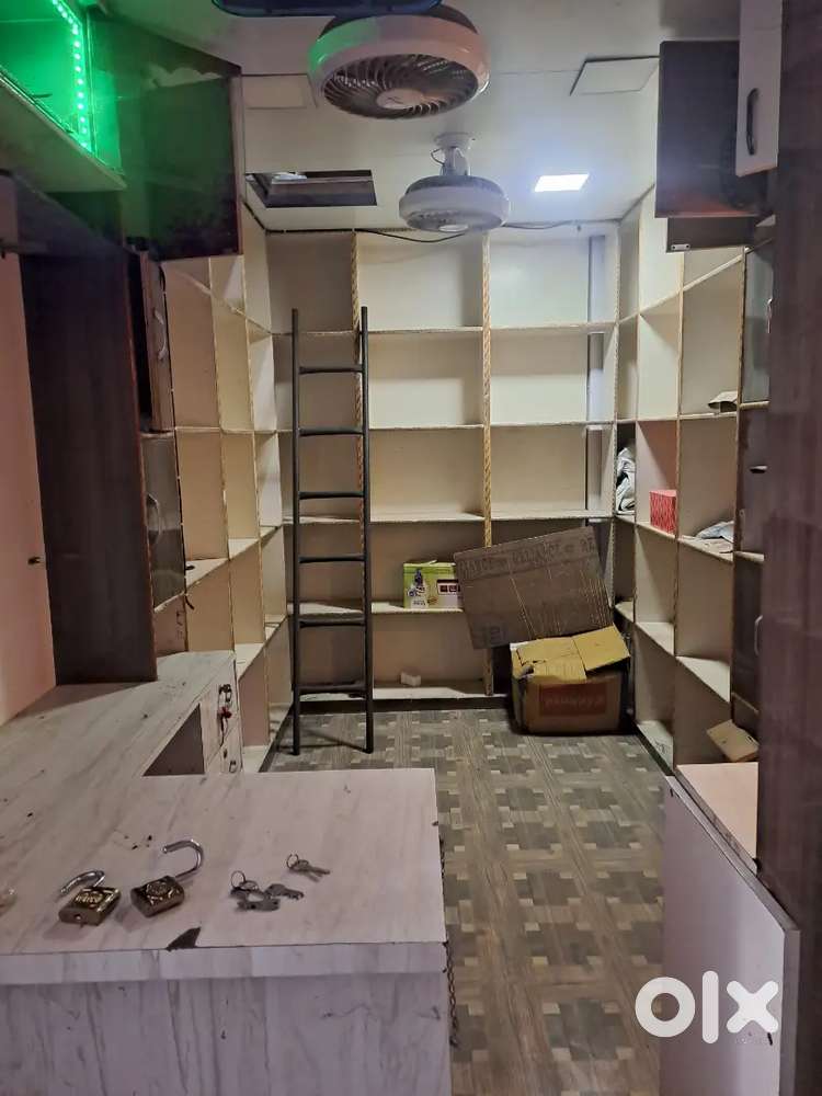 Shop ground  flr inside complex ideal for whole sale,and medical fancy