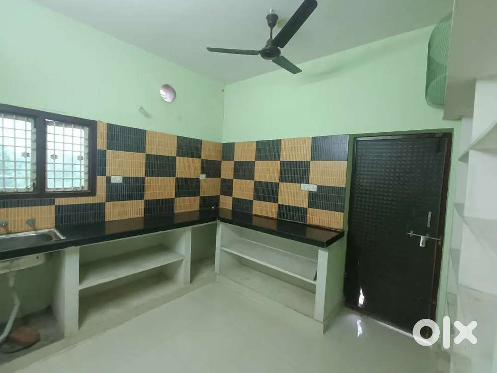 Individual house for rent on 1st floor