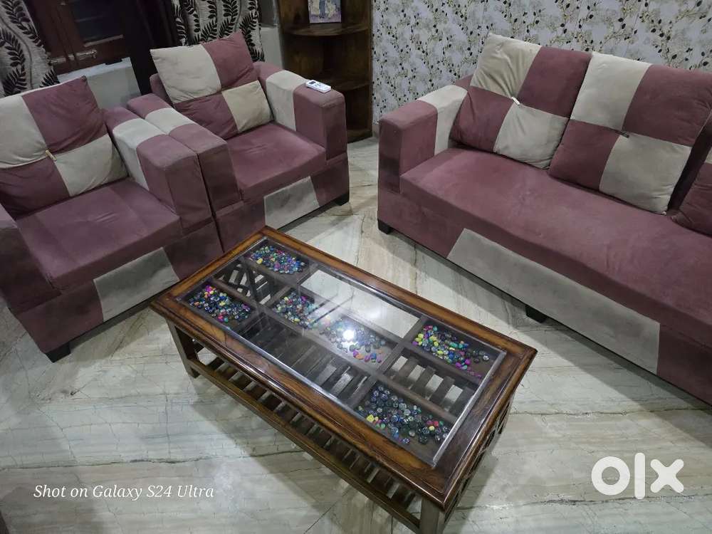 Comfy 5-Seater Sofa - Affordable & Ready for a New Home!