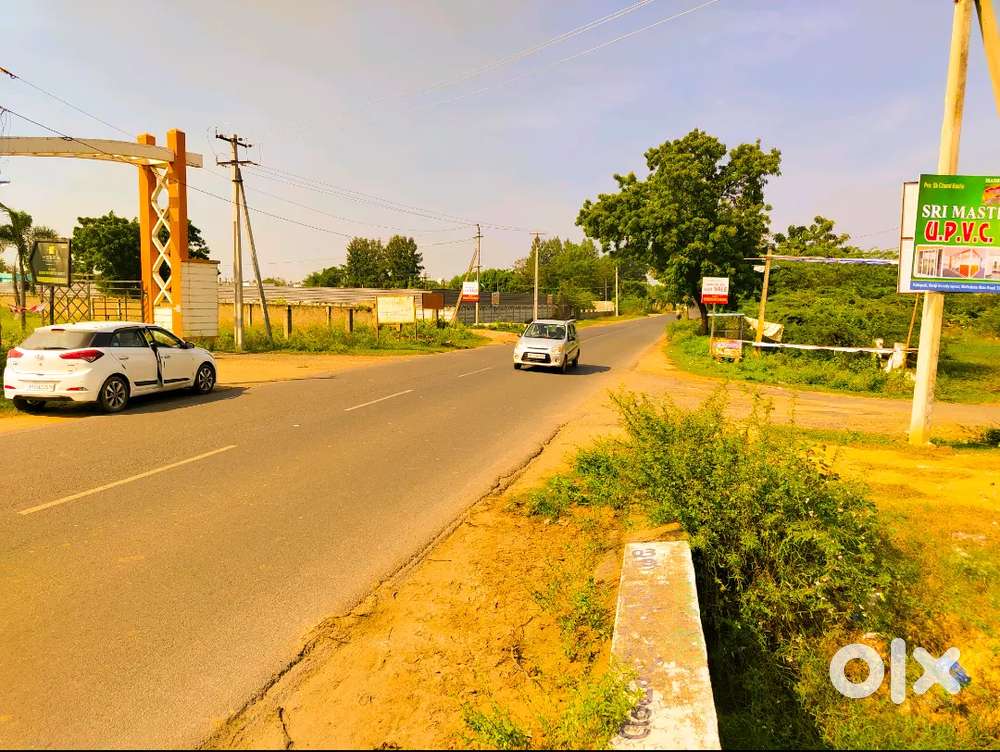 Main road DTCP layout, 40ft road, 2-side corner plot at a fair price