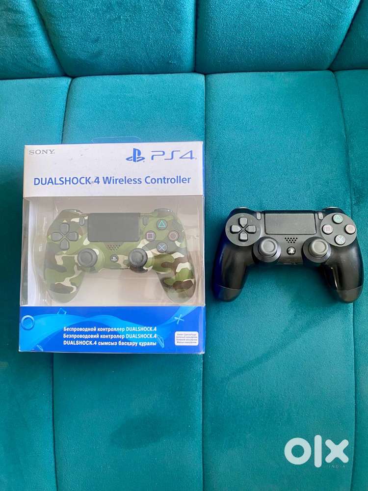 Original Sony DualShock 4 Controllers x 2 (Combo Offer))