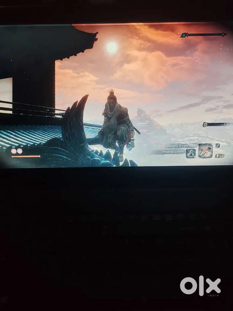 Acer i5 7GEN 8ram 256gb ssd 
Graphics card 2gb