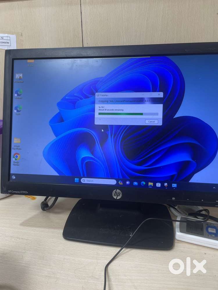 BRAND NEW HP MONITER 22einch