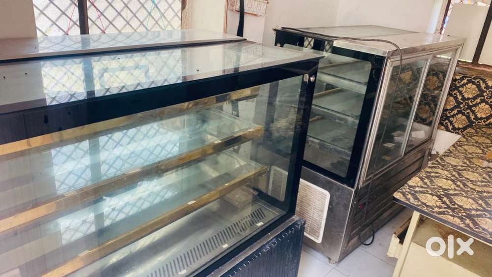2 cake disply big size fridge 1 deep fridge big size