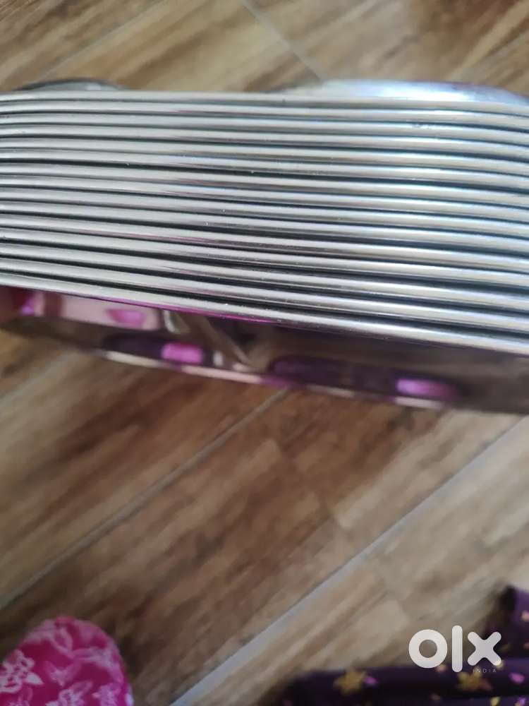New 3 partitioned plates for sale urgently