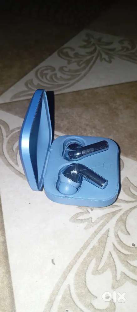 One plus bads 3 good sound 2000