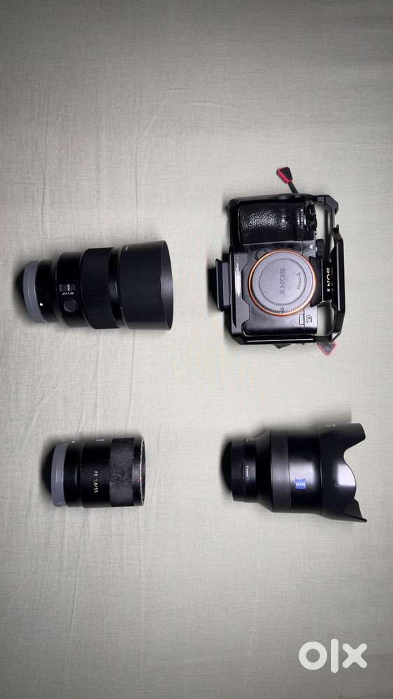 Sony alpha a7 mark 3 mirrorless camera and lens kit for sale