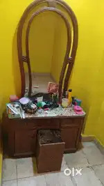 Dressing Table with Satty