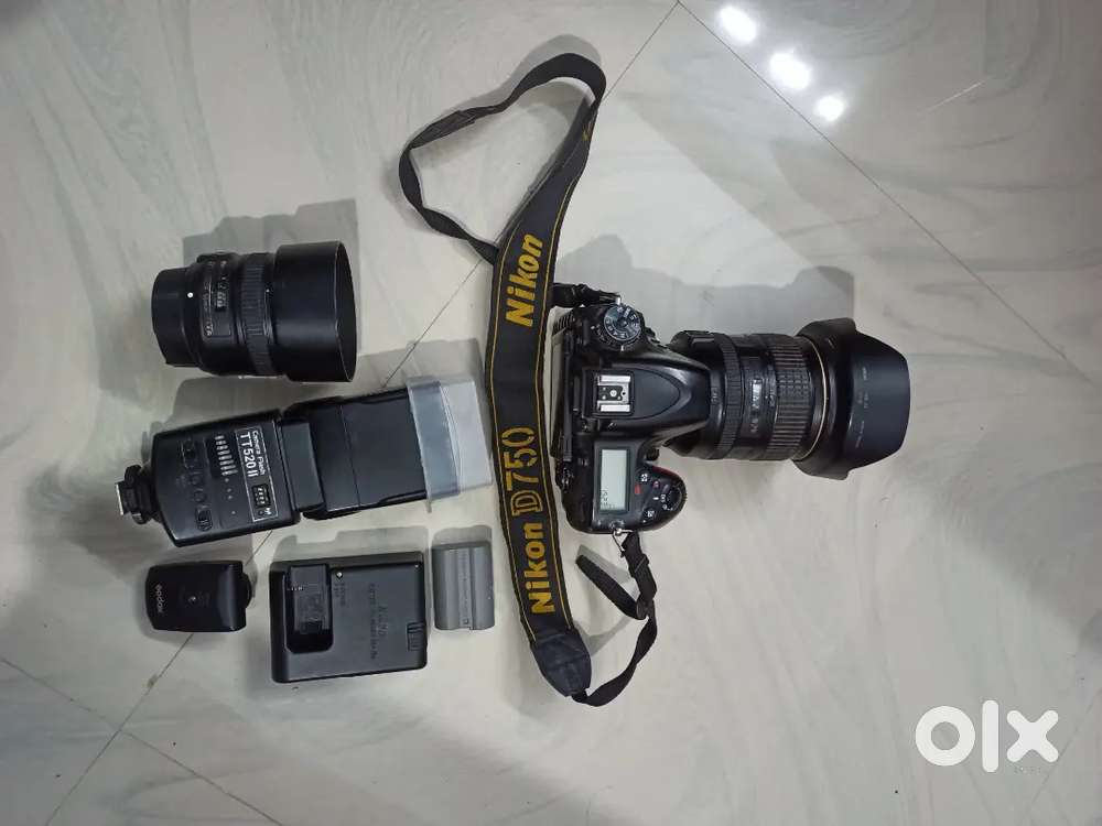 Nikon D750 with 24-120 lens for sell.