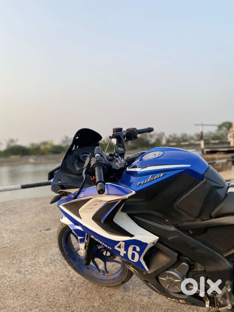 Bajaj pulsar RS 200