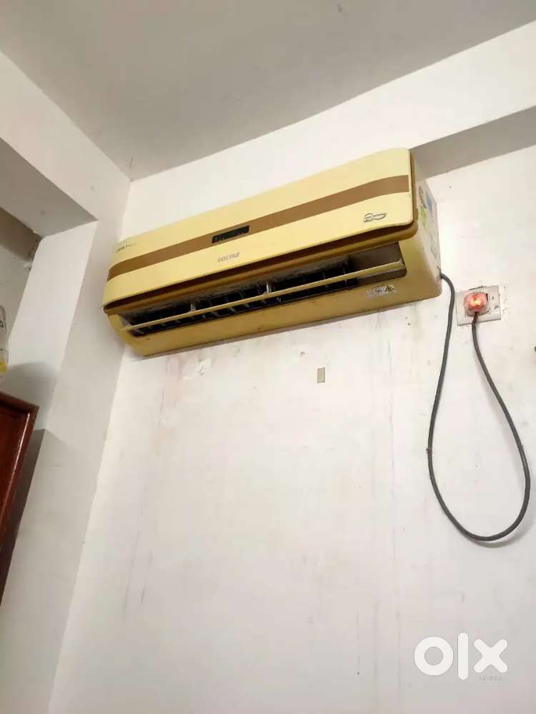 Voltas Air conditioner - Fully Running