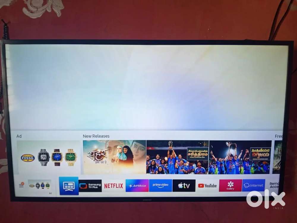 SAMSUNG SMART 4K 43 INCH LED TV NEW LIKE