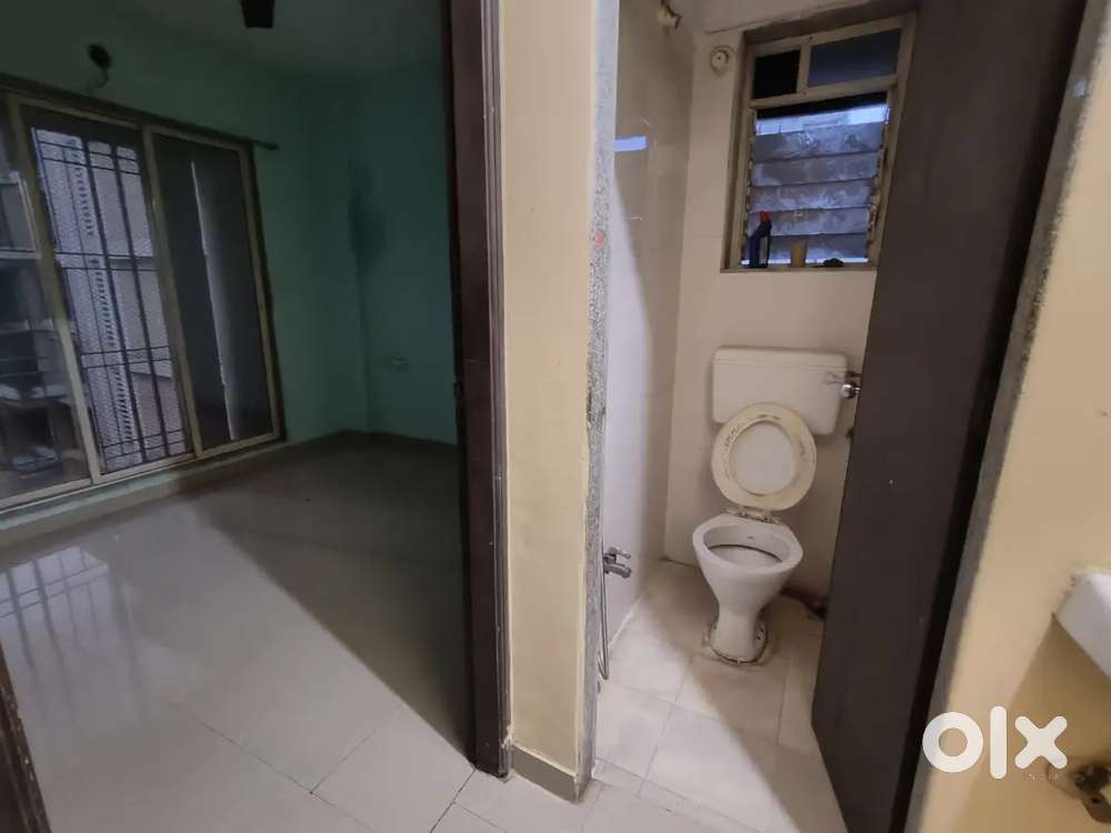 With car parking 1bhk flat available on Rent in ULWE sec 21