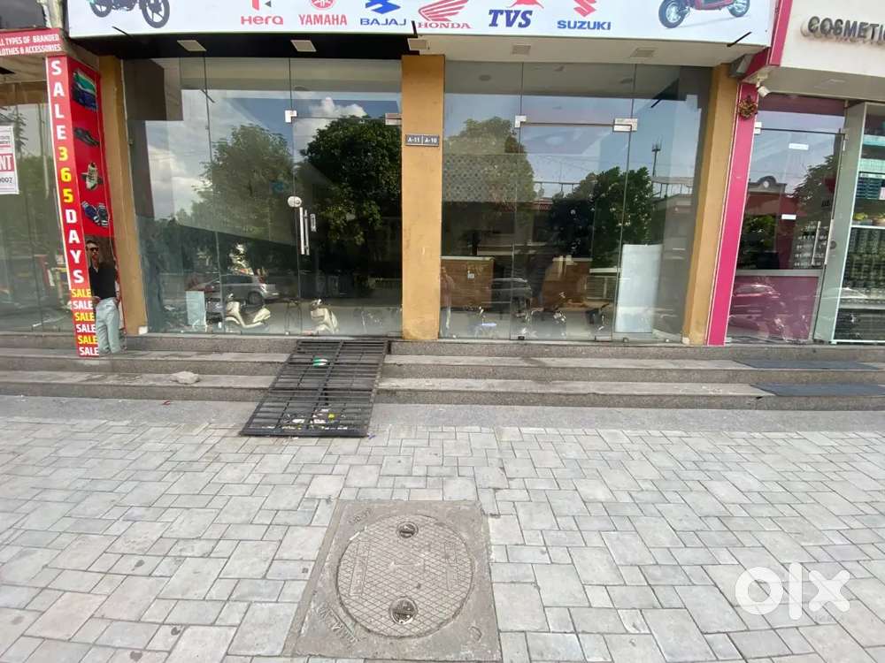 SHOWROOM FOR RENT AT SOUTH BOPAL AT PRIME LOCATION