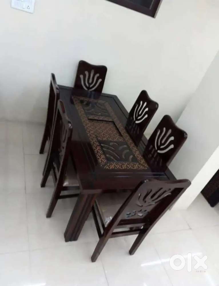 Dinning table available in starf dream furniture