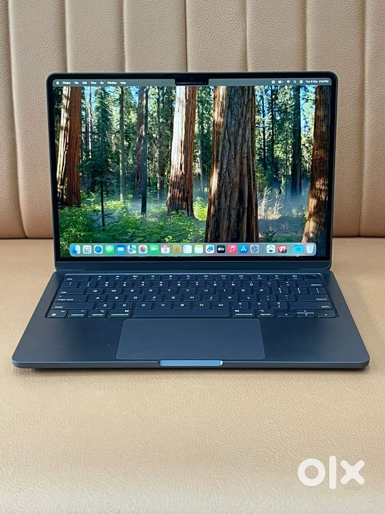 MacBook Air M3 Chip 13 inch IN BRAND NEW CONDITION