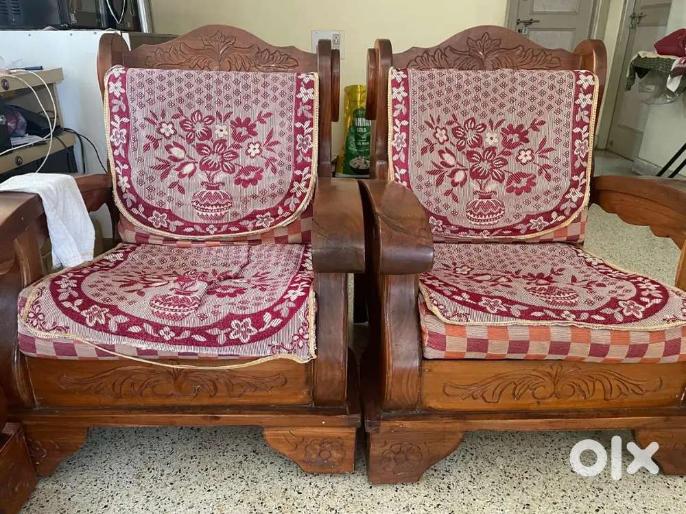 Brand new wooden sofa 3+2 with cushions