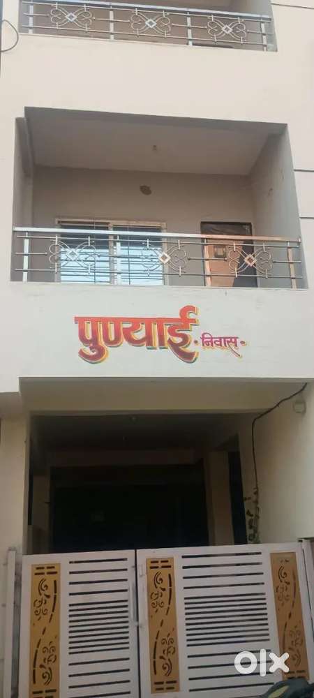 2 bhk flat on rent on prime location near in lohgaon near main stop