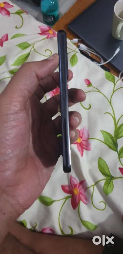 Samsung s22 neat condition