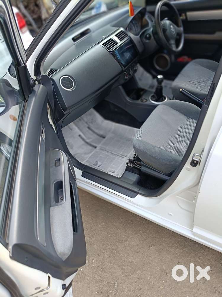 Maruti Suzuki Dzire 2010 Petrol 80400 Km Driven