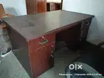 Office table 5*3 ft - Immediate sale