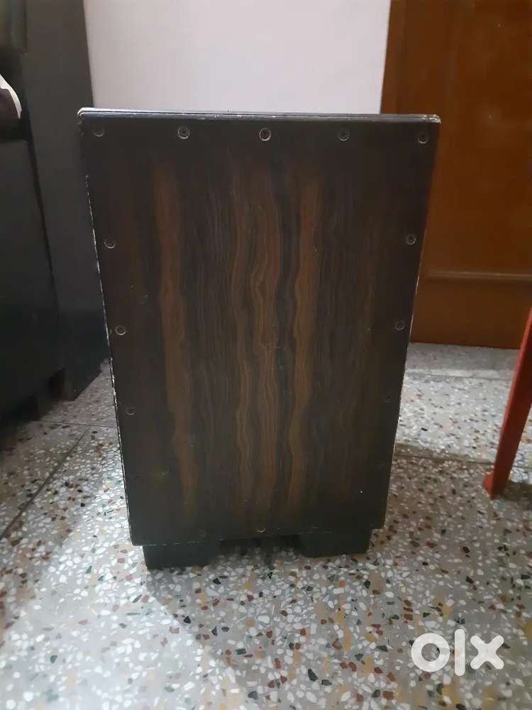 Want to sell my clapbox urgently