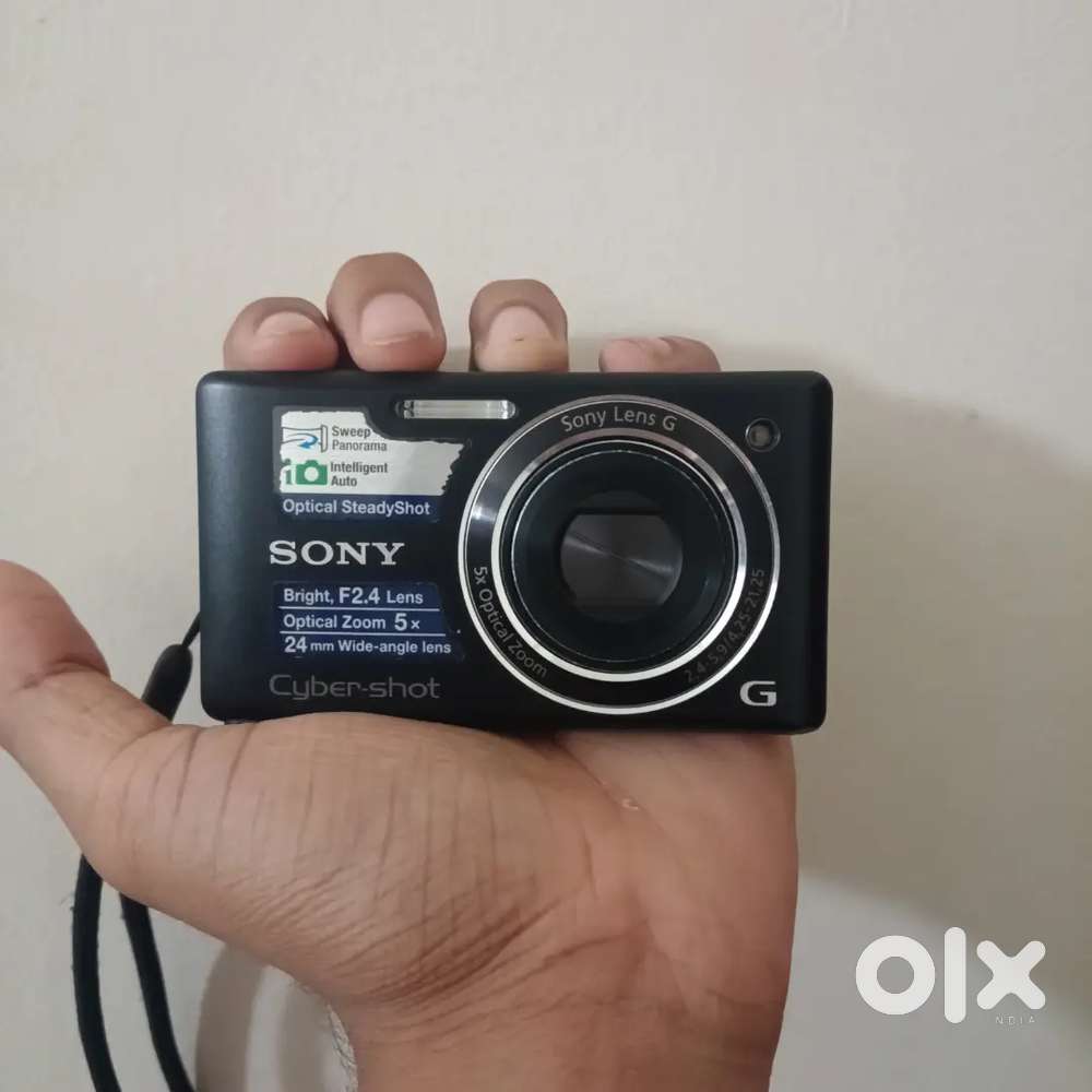 Sony CyberShot 10.1 MP Digital Camera – Full Set  4GB Card Included