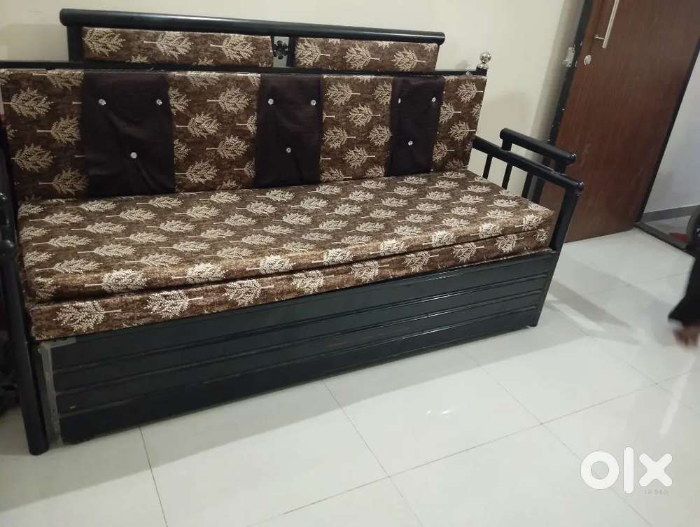 Sofa cumbed ,1yr old