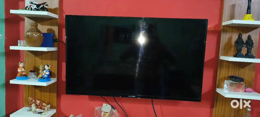 Lloyd 32 LED TV
