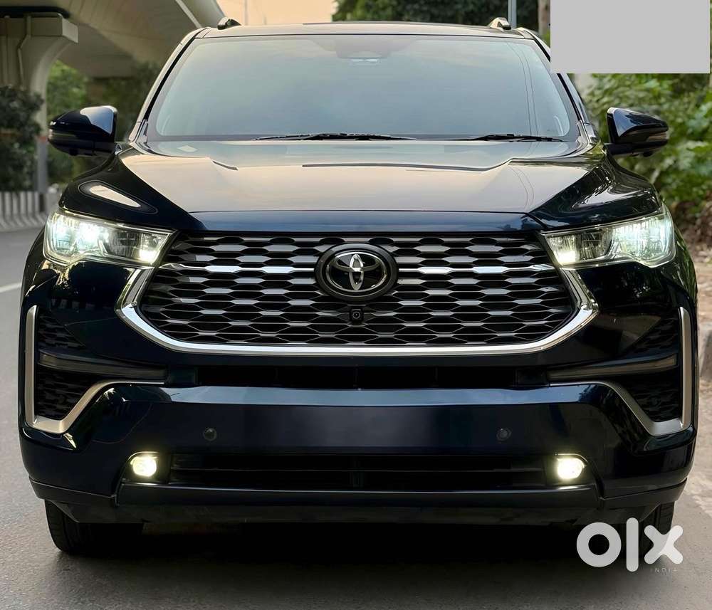Toyota Innova Hycross 2.0 ZX (O) Hybrid 7 STR, 2023, Petrol