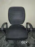 Office chair all okay with arm rest