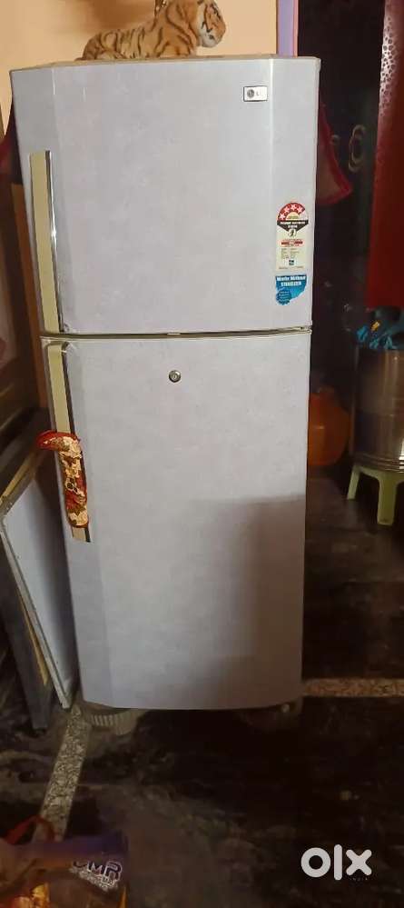 Refrigerator 218 Litres double door