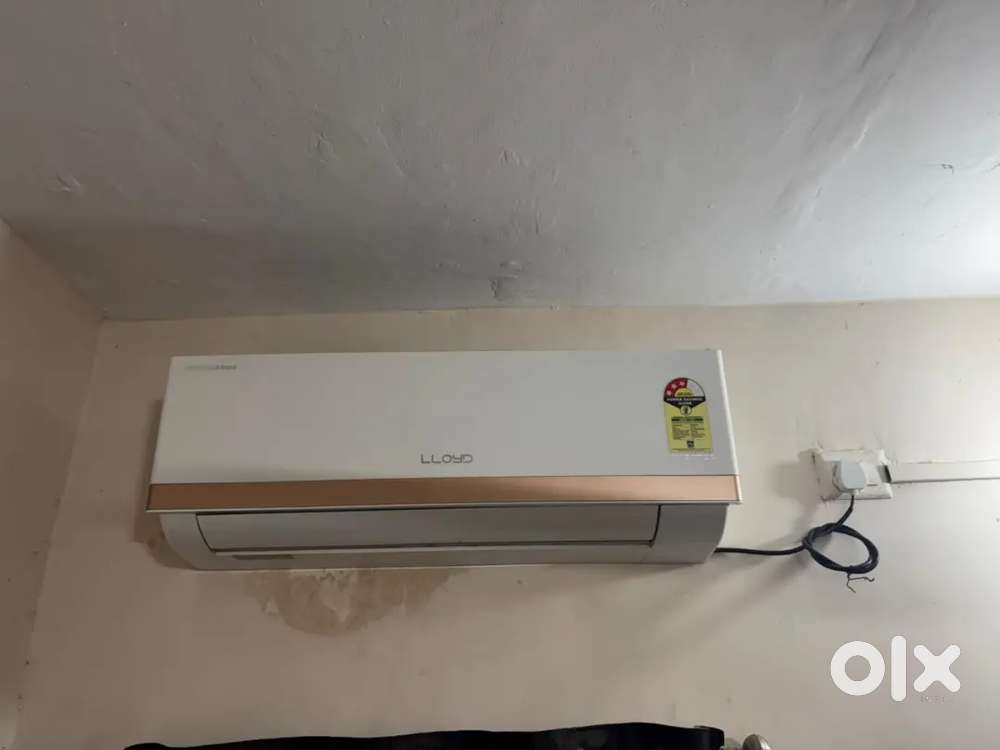 Lloyd 1 ton 3 star AC in Perfect Condition