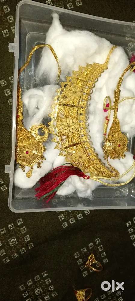 Gold finish jwellery set for selling