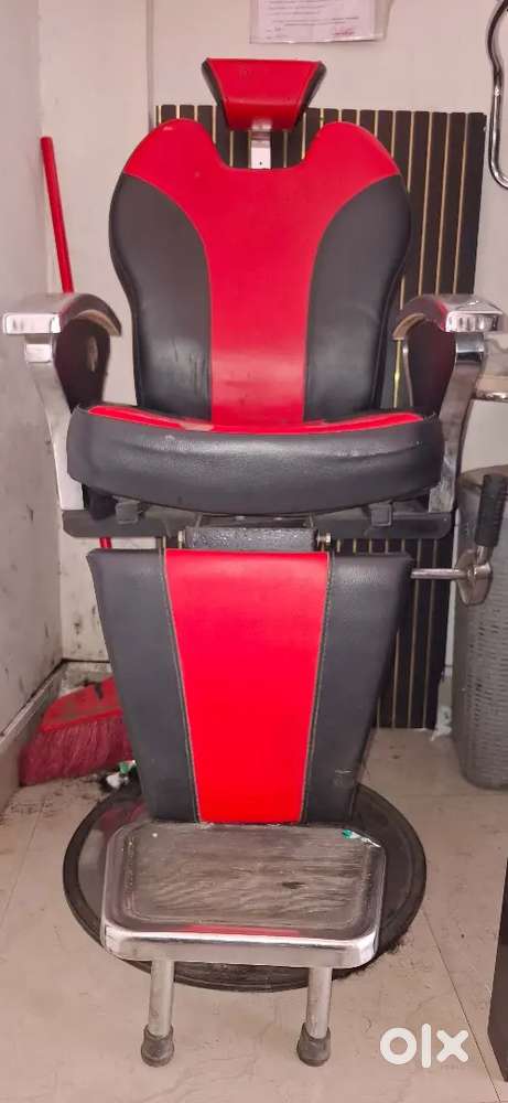 Good Condition Heavy Saloon Chair