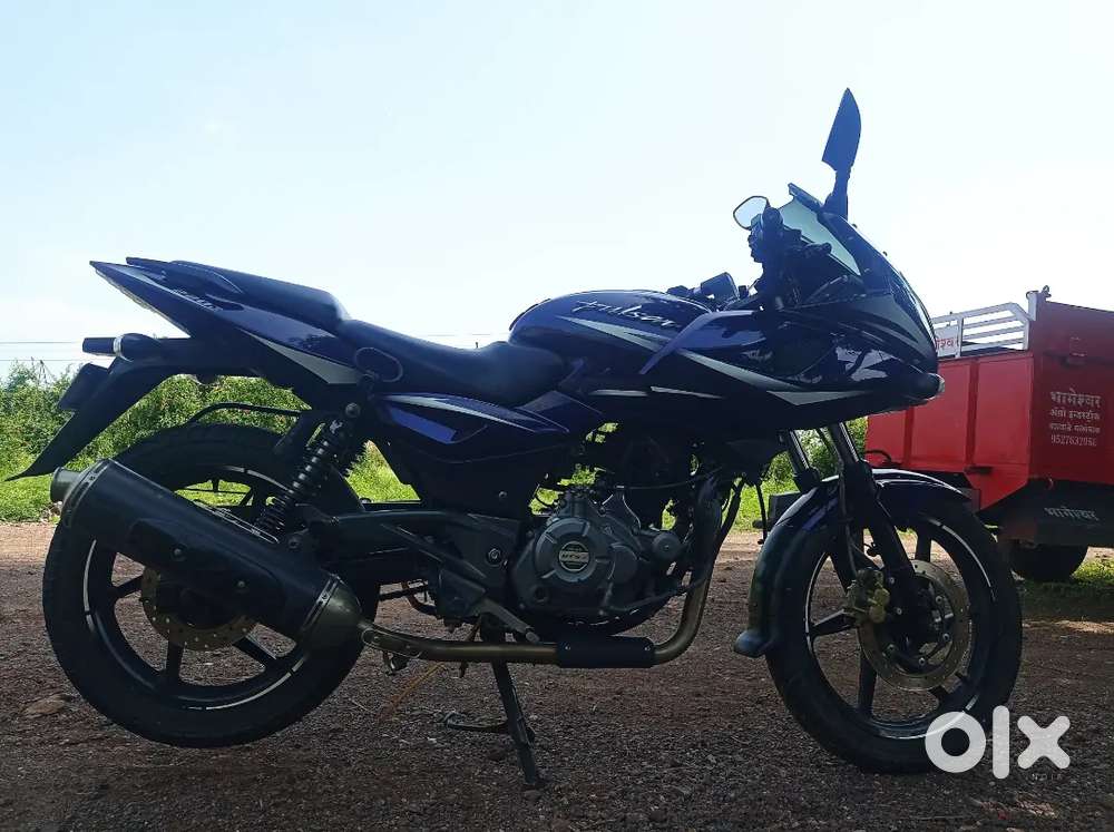 Pulser 220F bs4