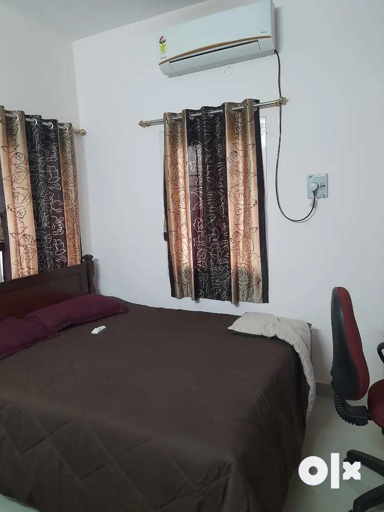 Full furnished house for  (1 to 4 persons allowed )bachelor's