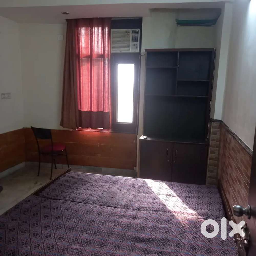 Ac room furnished for male only sector 70 mataur