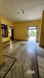 Floor Rent 10,000. For family only