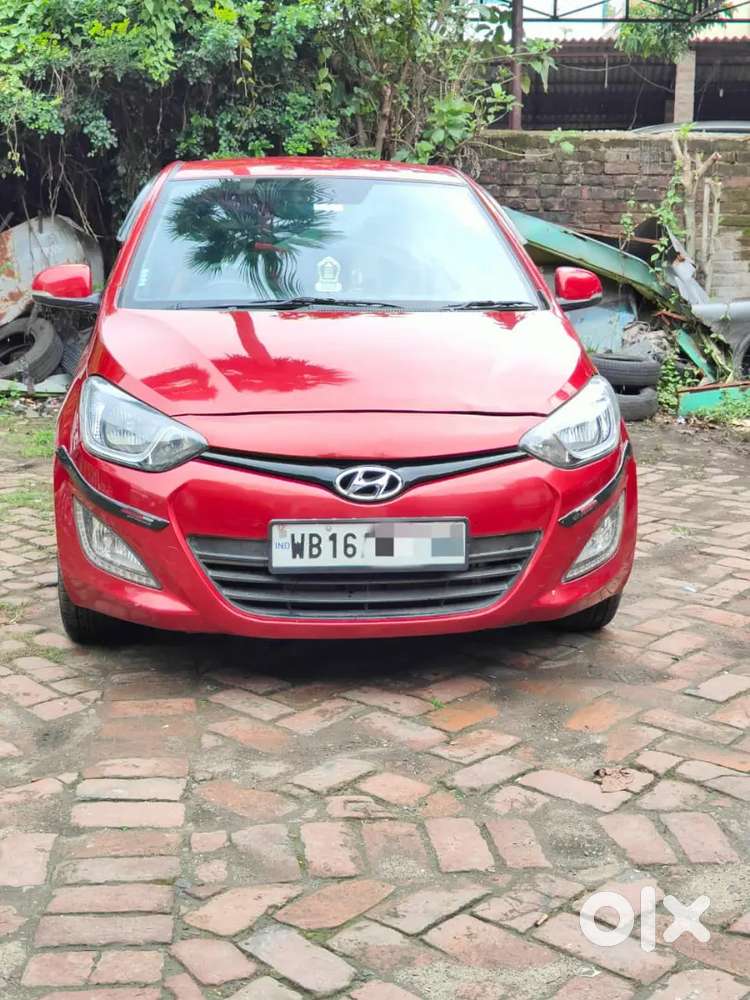 Urgent sell Hyundai i20 2013 Petrol Well Maintained