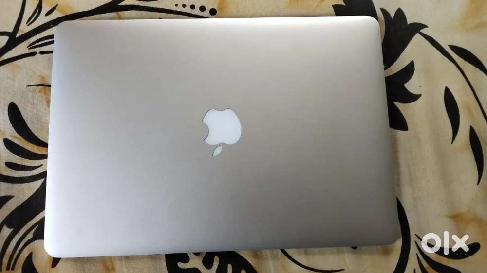 Selling my macbook laptop