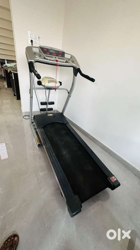 MOTORIZED TREADMILL