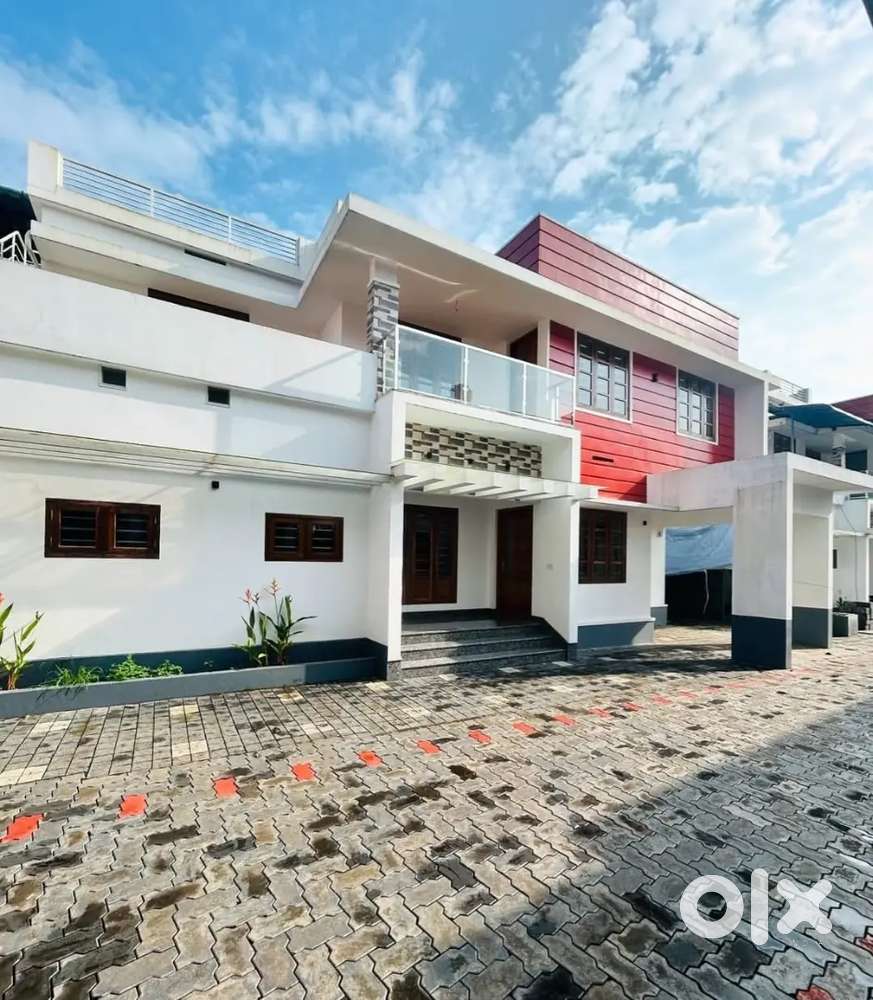 4BHK NEAR INFOPARK KAKKANAD PALLIKKARA NEW HOUSE
