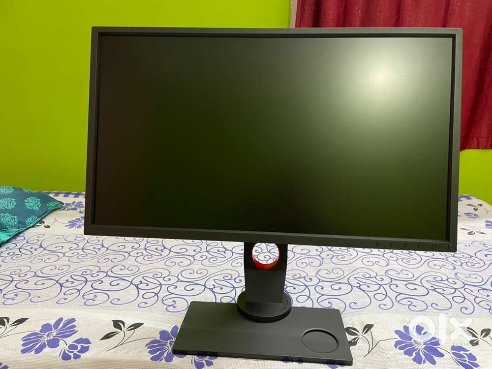 Benq zowie XL2546 240hz competitive gaming monitor
