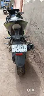 Yamaha r 15