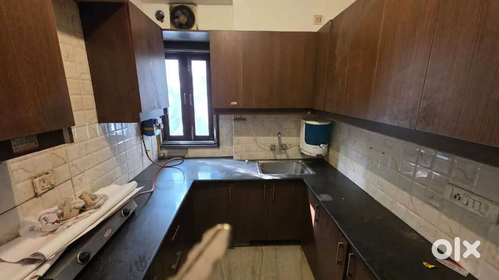 2 bhk flat available for rent near Saket metro