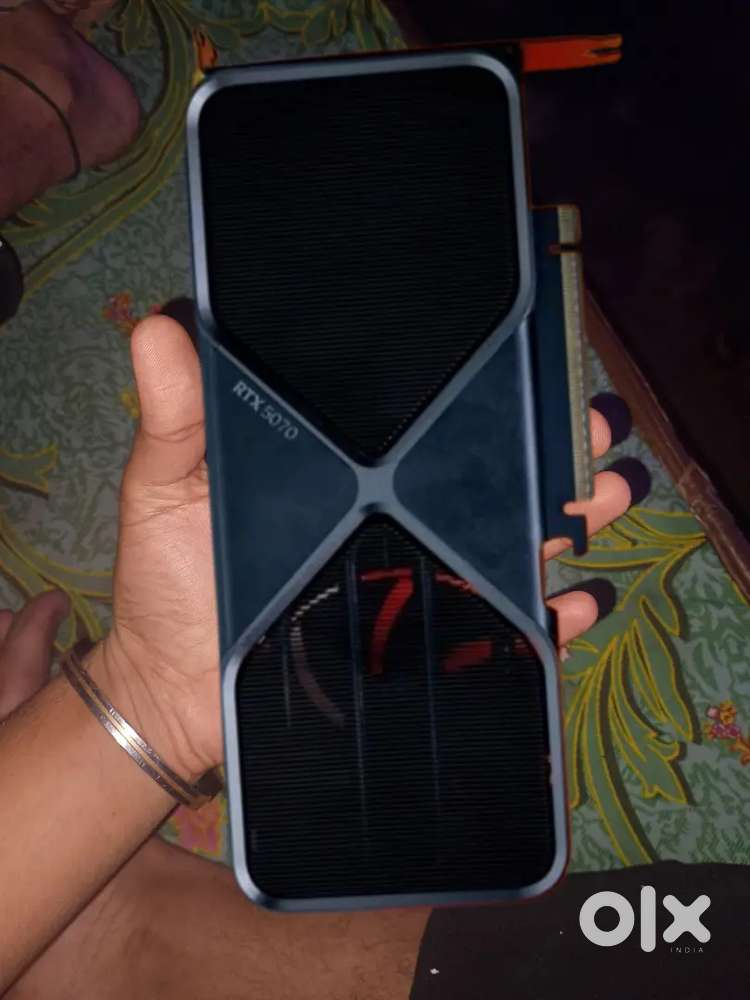 RTX 5070 FOUNDERS EDITION 16GB GRAFFIC CARD