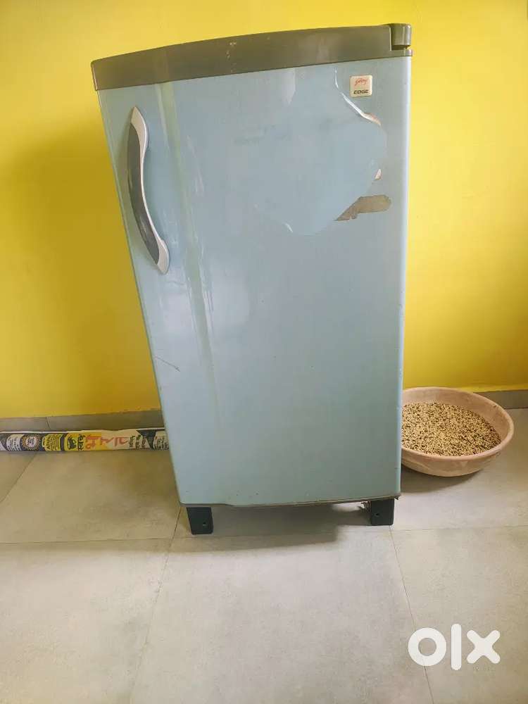 गोदरेज फ्रिज