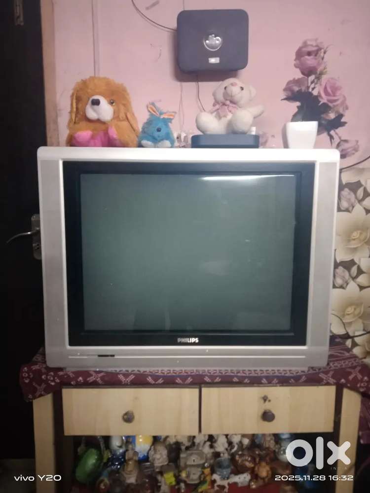 Box tv 38 inch and didn't turned on cause lcd in bad condition