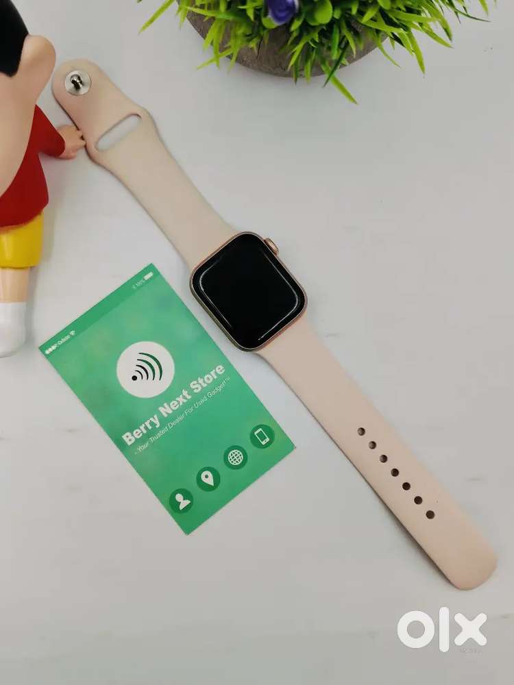 APPLE WATCH SERIES 5 40MM (GPS) - PRE-OWNED DEVICE WITH GENUINE BILL.